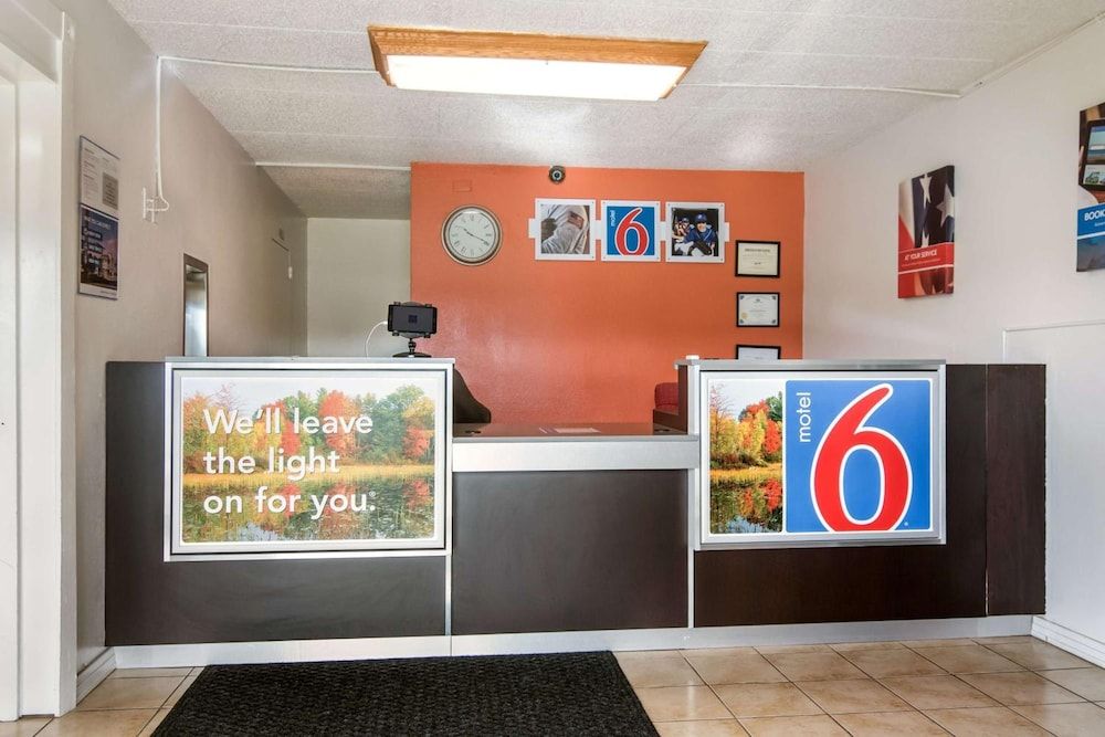 Motel 6-New Stanton, PA 2