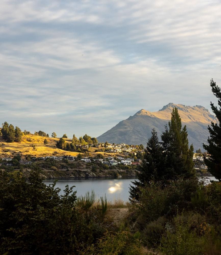 Sherwood Queenstown 1