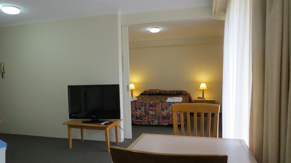 Wahroonga Waldorf Apartments Sydney 2