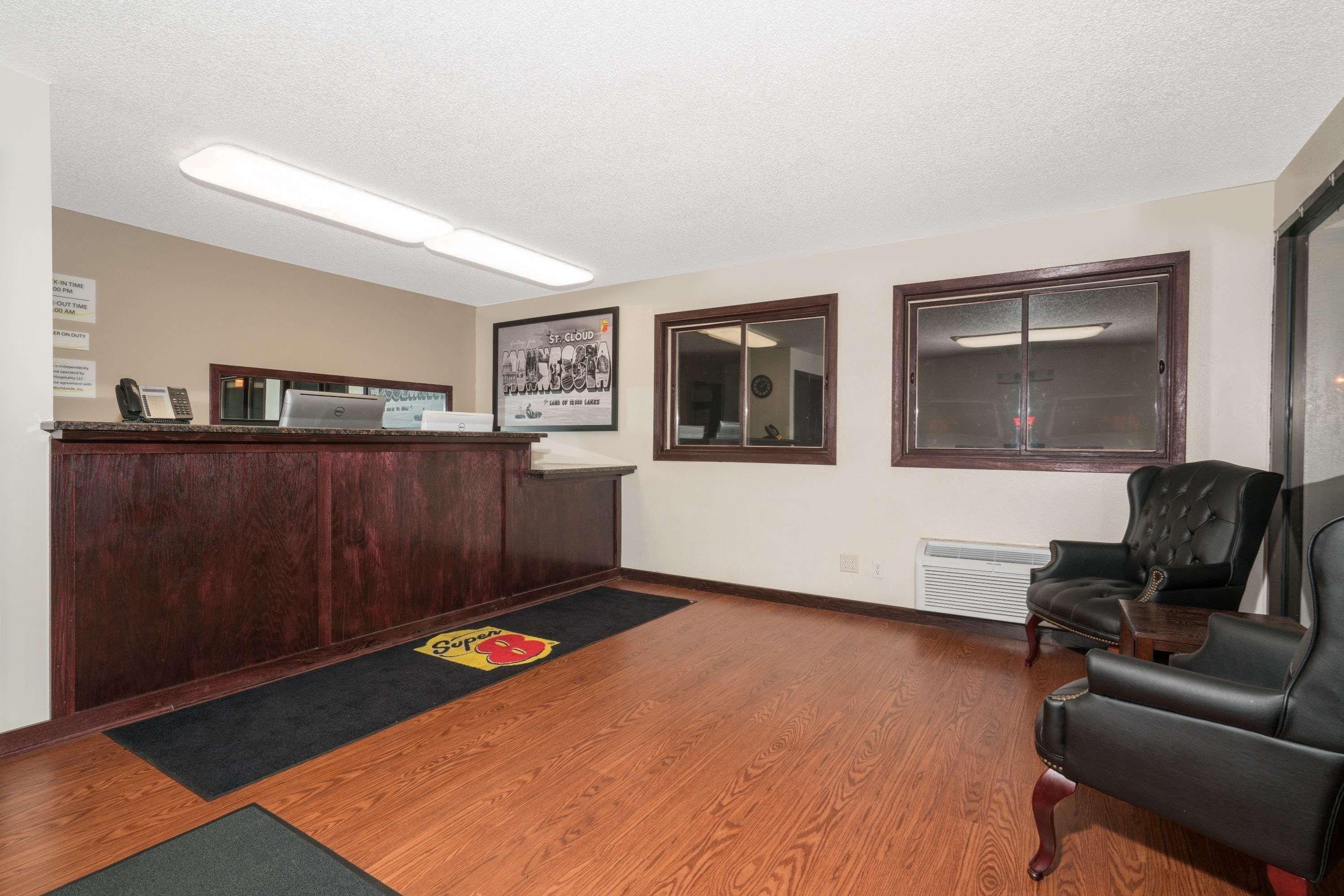Super 8 by Wyndham St. Cloud 2