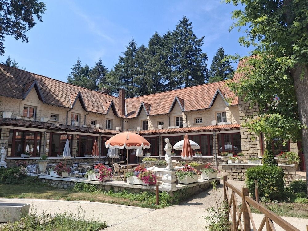 Hostellerie Du Lys - Hôtel & Restaurant 1