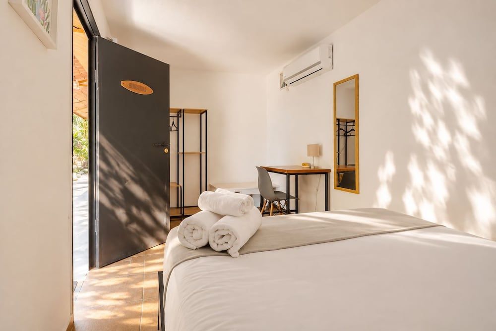 Believe Surf & Yoga Lodge Santa Teresa 1