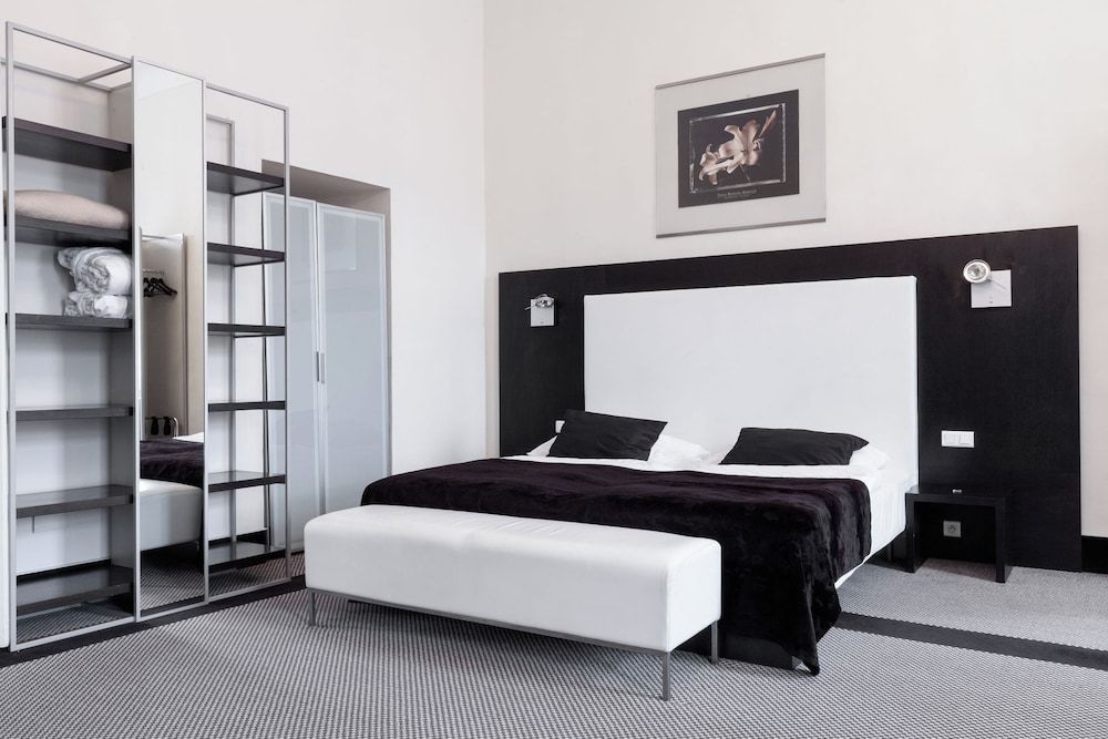 Old Town Square Residence by Emblem 1