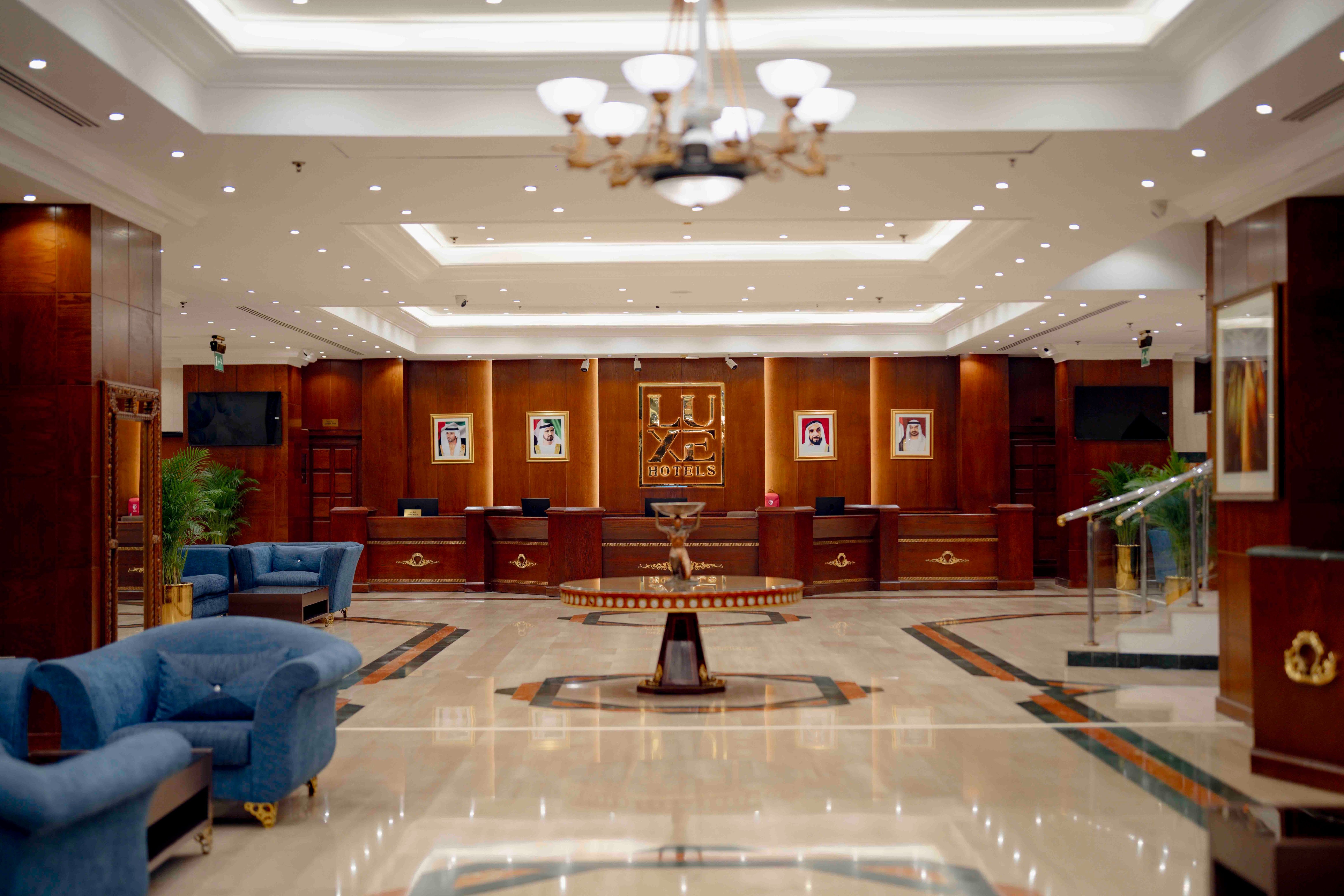 Luxe Grand Hotel 2
