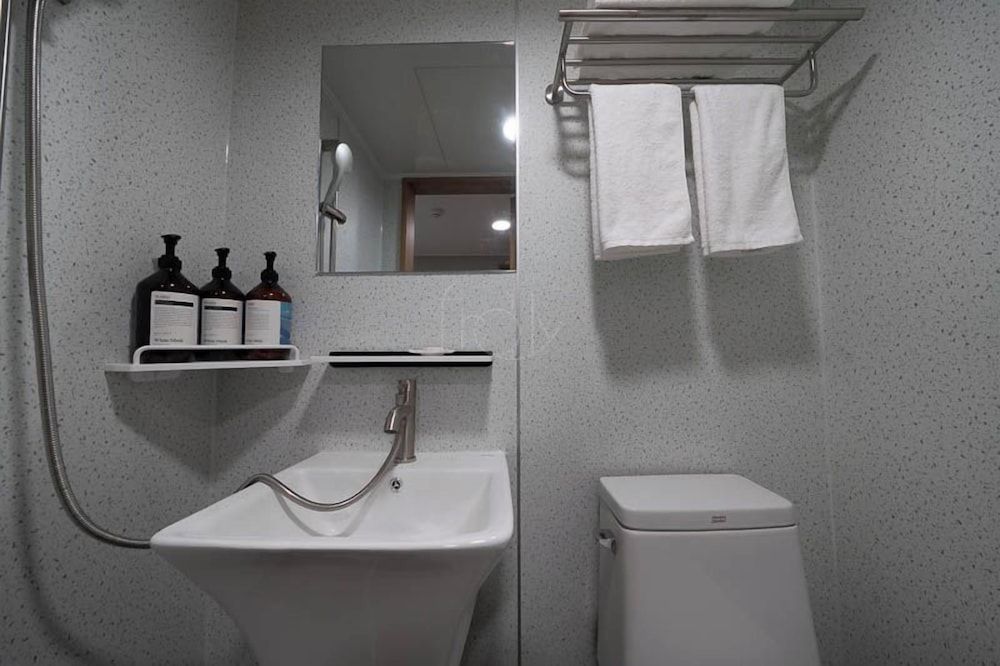 Lee&Han hostel 1