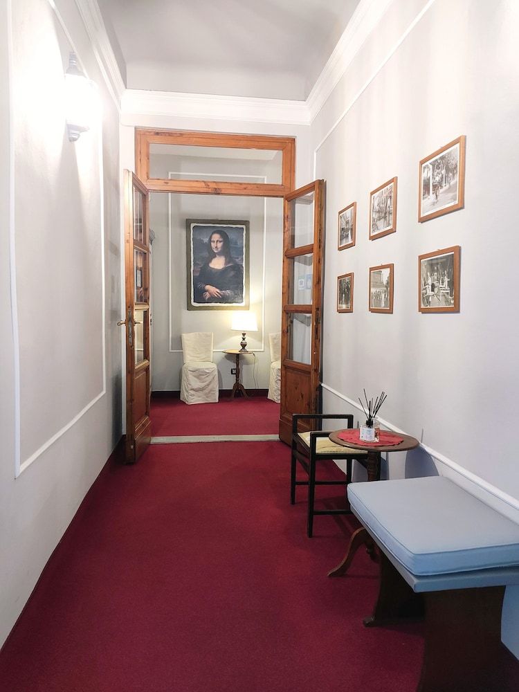 Hotel Tourist House 2