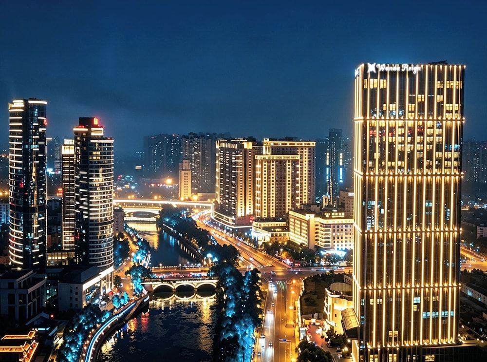 Wanda Reign Chengdu 1