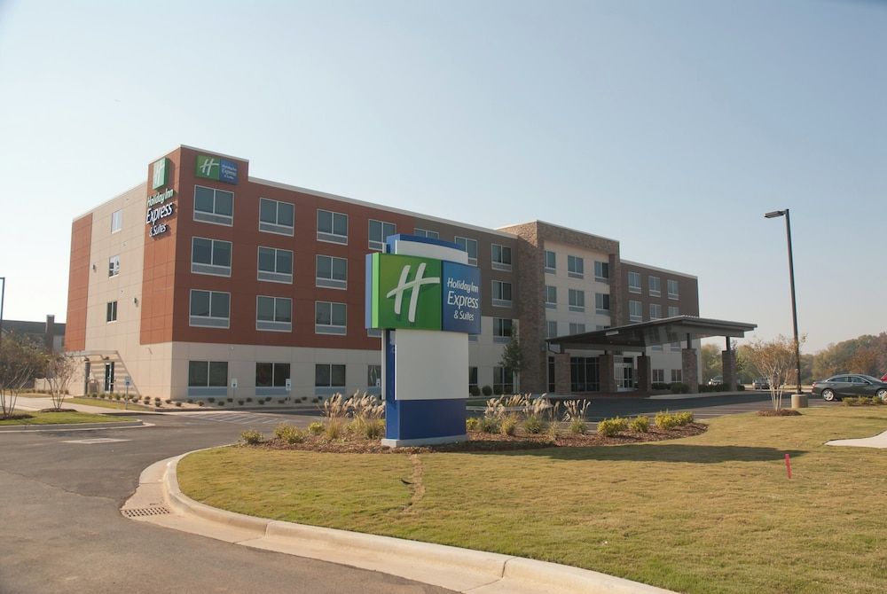 Holiday Inn Express & Suites DECATUR by IHG 1