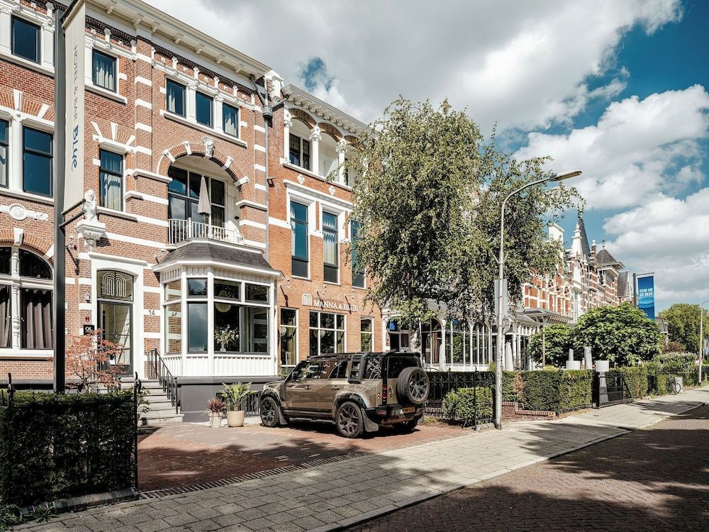 Boutique Hotels MANNA & Blue 1
