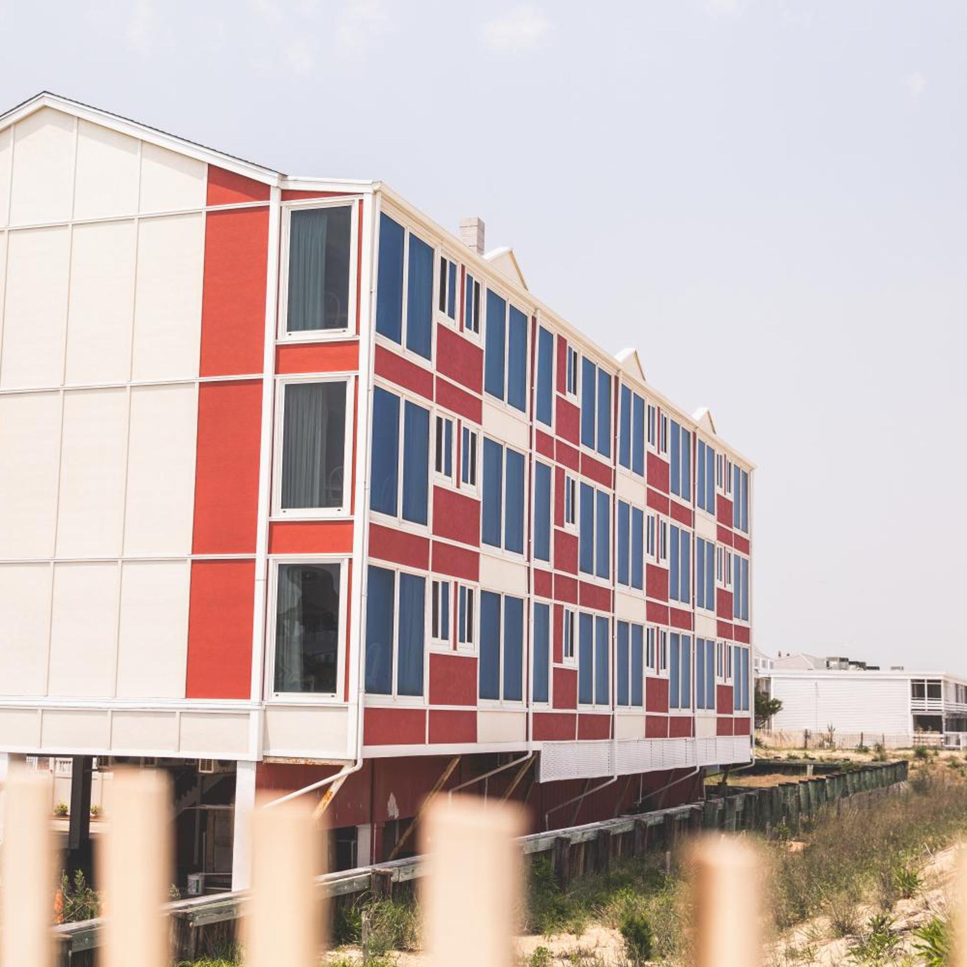 Surf Club Oceanfront Hotel 1