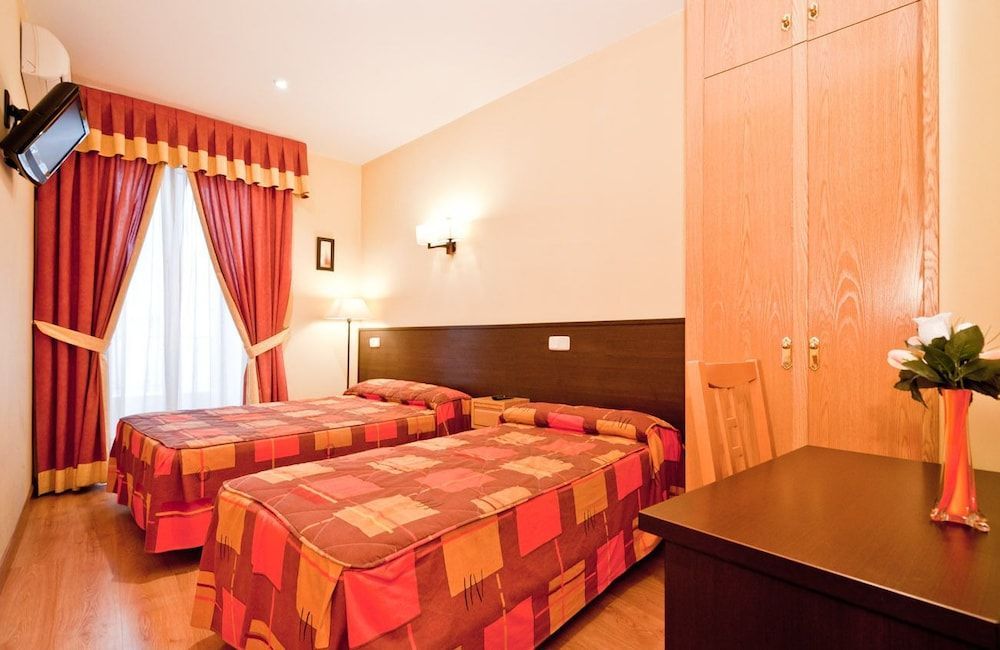 Hostal Las Cortes 2