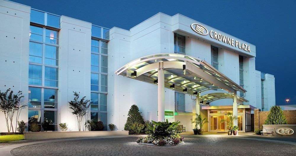 Crowne Plaza CHARLESTON AIRPORT - CONV CTR by IHG 1