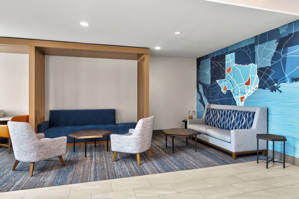 Holiday Inn Express & Suites MARBLE FALLS by IHG 2