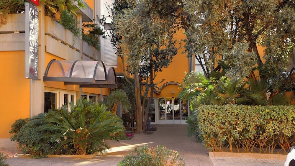 Mistral2 Hotel 1