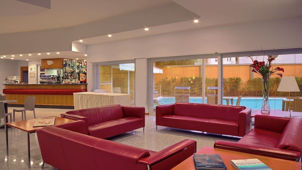 Mistral2 Hotel 2