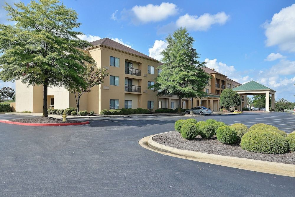 Courtyard by Marriott Bentonville 1
