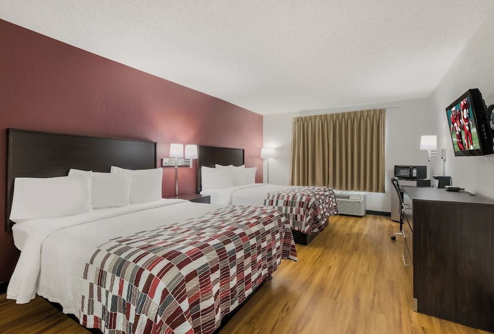 Red Roof Inn & Suites Knoxville East 1