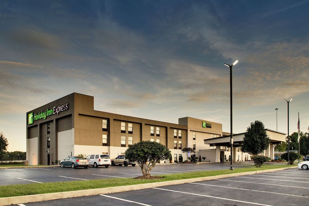 Holiday Inn Express HORSE CAVE by IHG 1