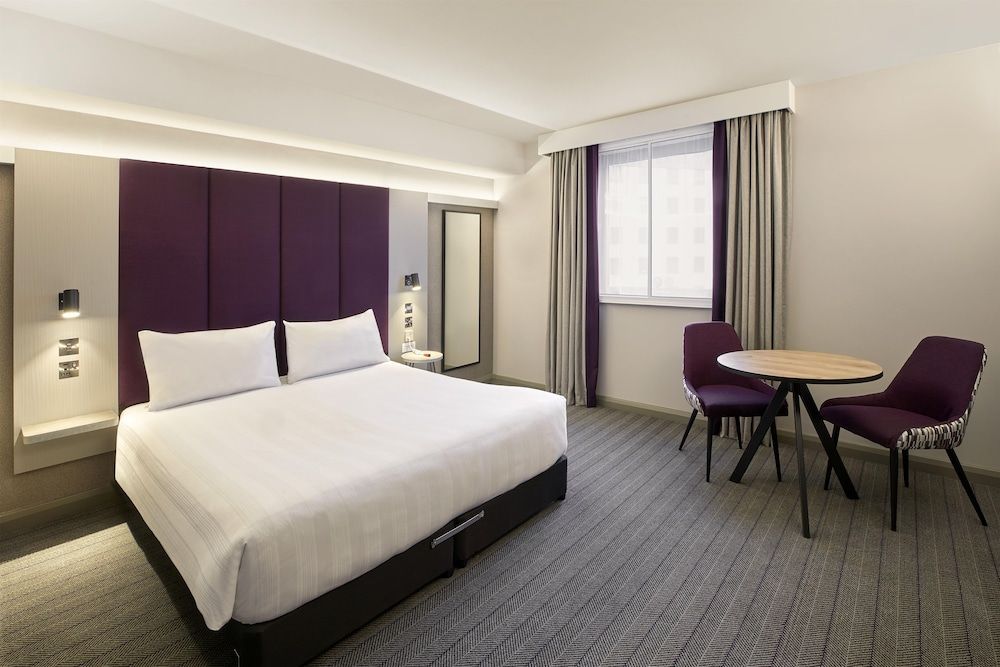 Premier Inn Plymouth - Derriford 1