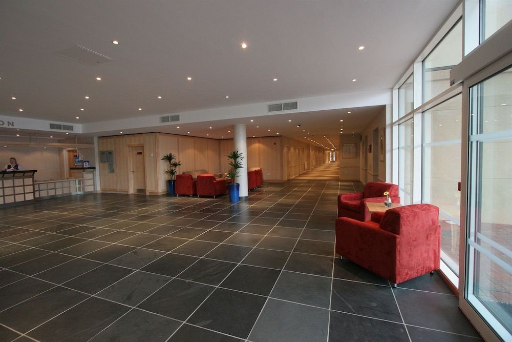 Premier Inn Plymouth - Derriford 2