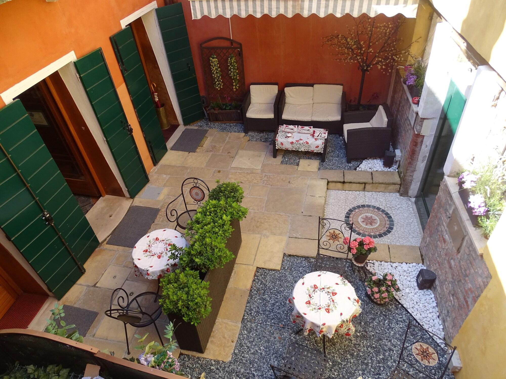 Venice Dose Suite 2