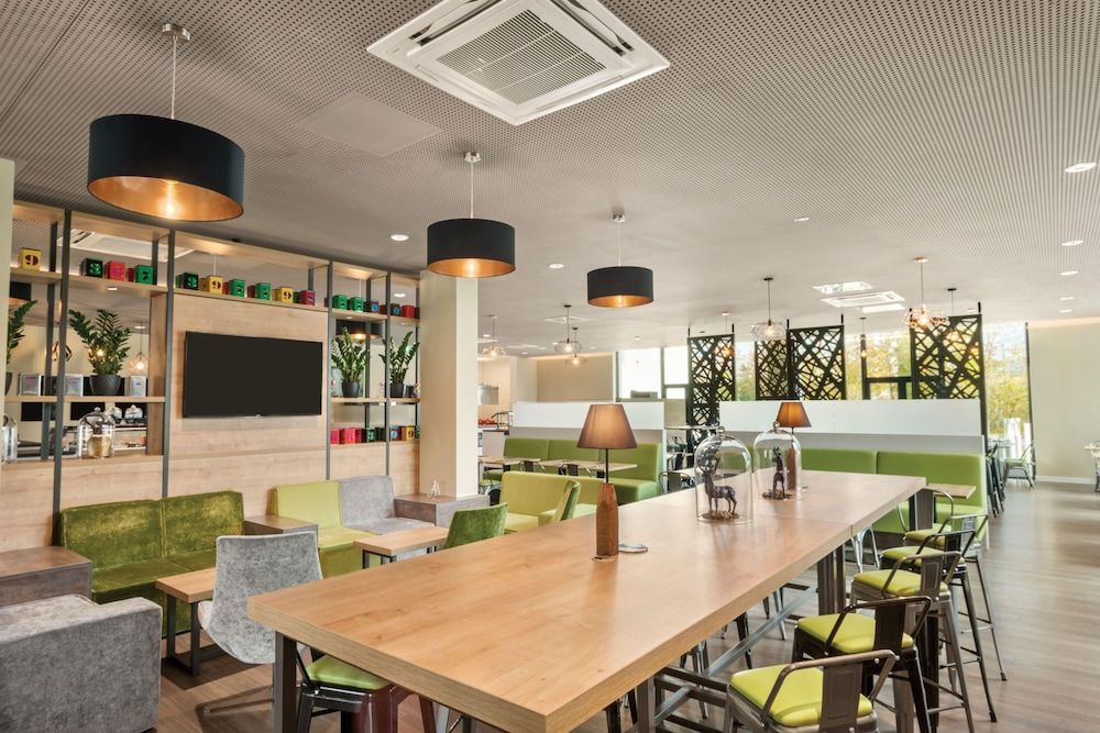 Super 8 by Wyndham Munich City North 1