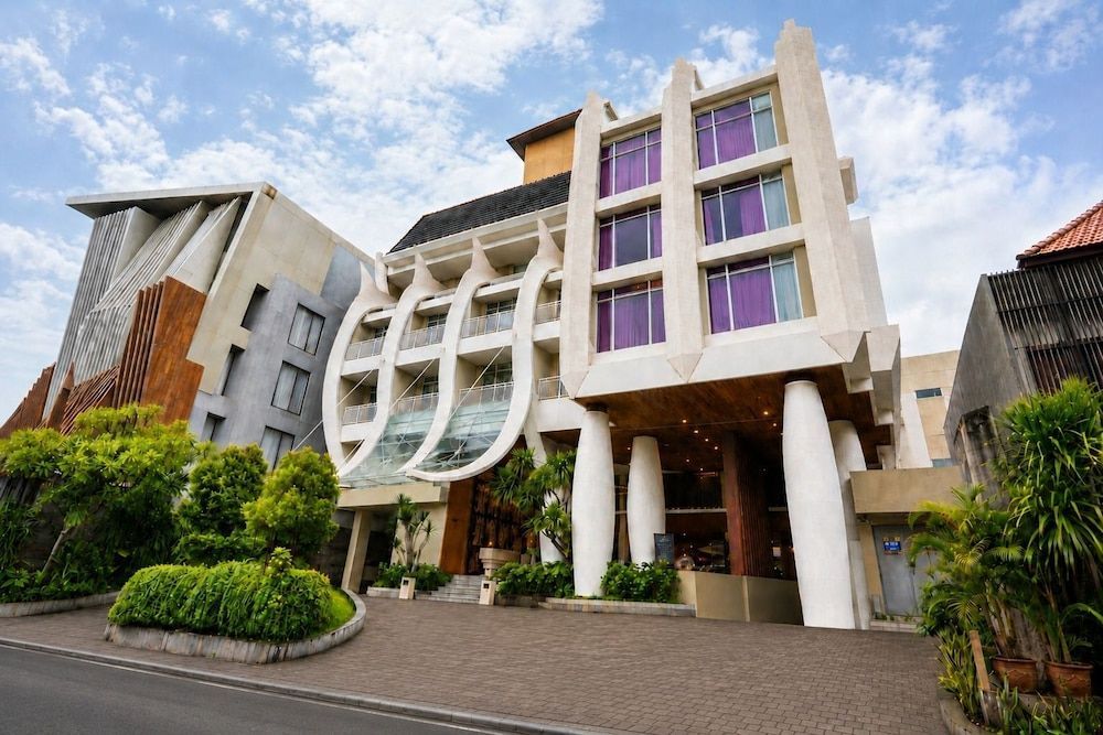 Bedrock Hotel Kuta 1
