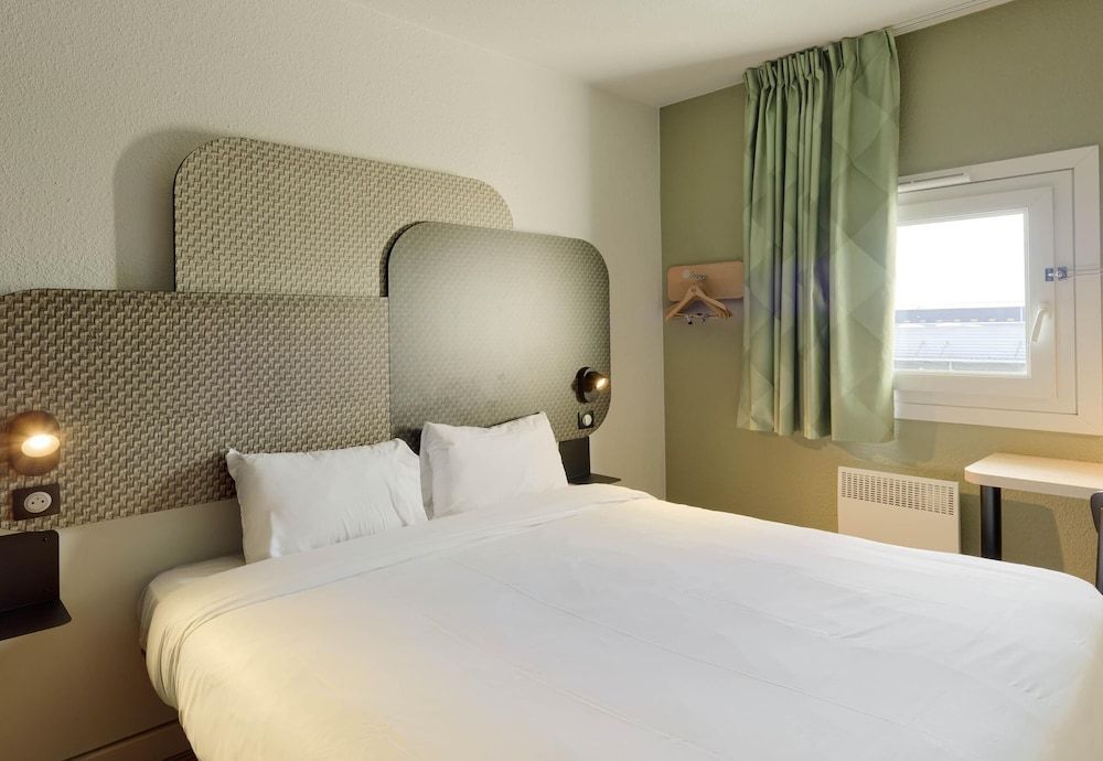 B&B HOTEL Cergy Pierrelaye 3 étoiles 1