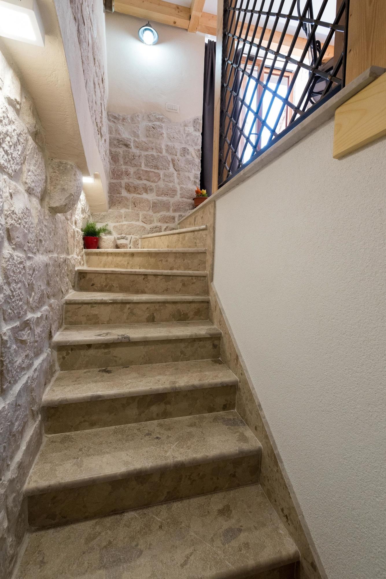 Villa Kudelik - Stone Story 2