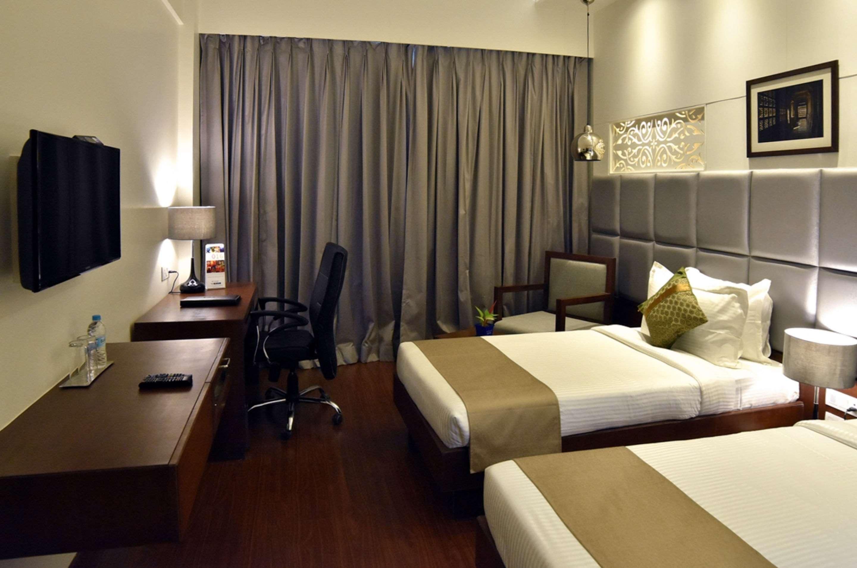 Manish Aura Grand 1