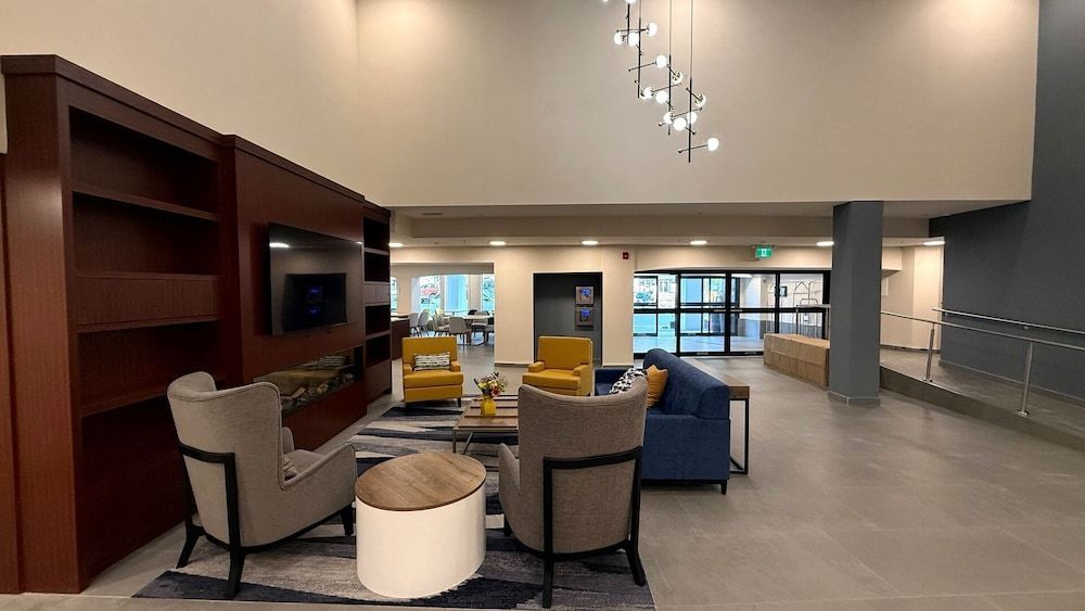 Comfort Inn & Suites 2