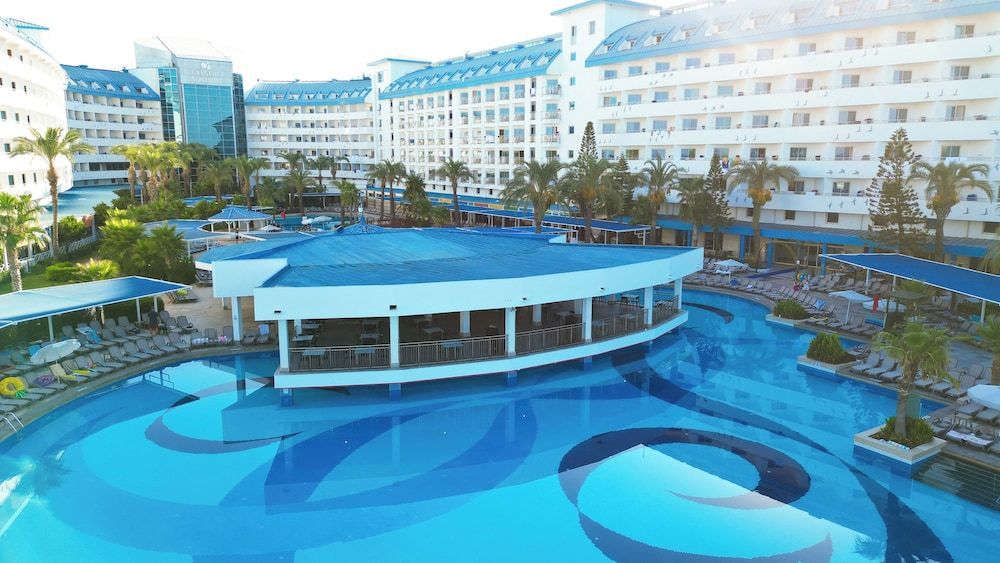 Crystal Admiral Aqua Collection - Ultimate All Inclusive 1