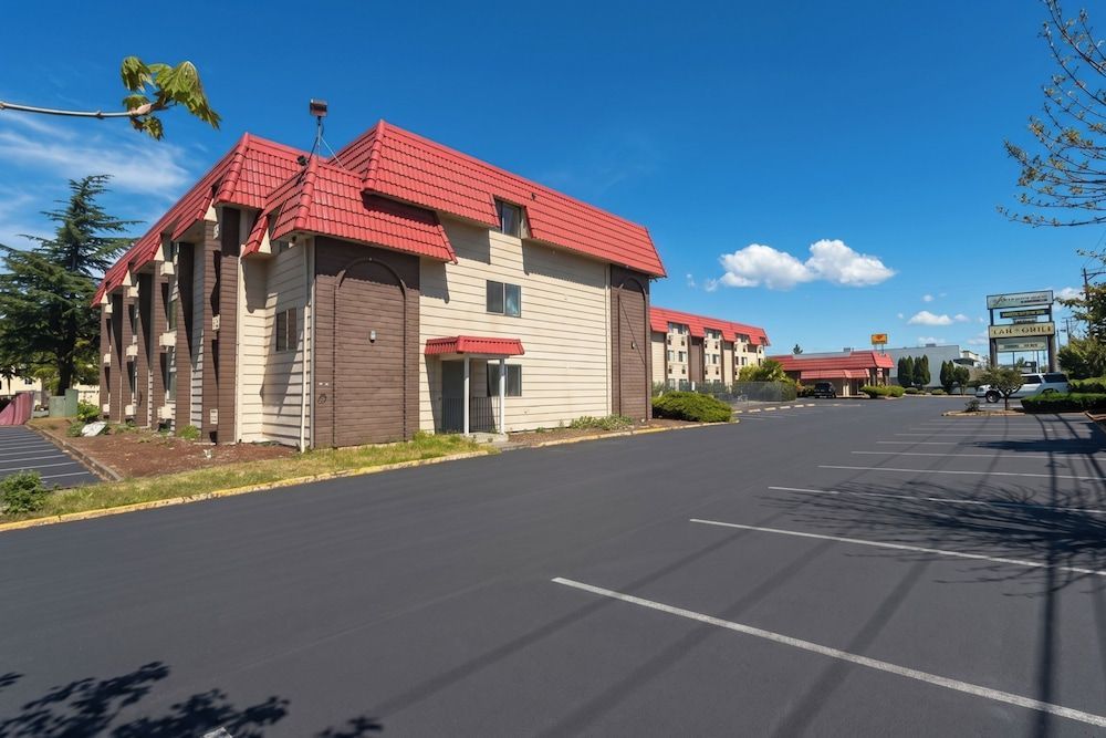Tacoma Port Inn Fife I-5 1