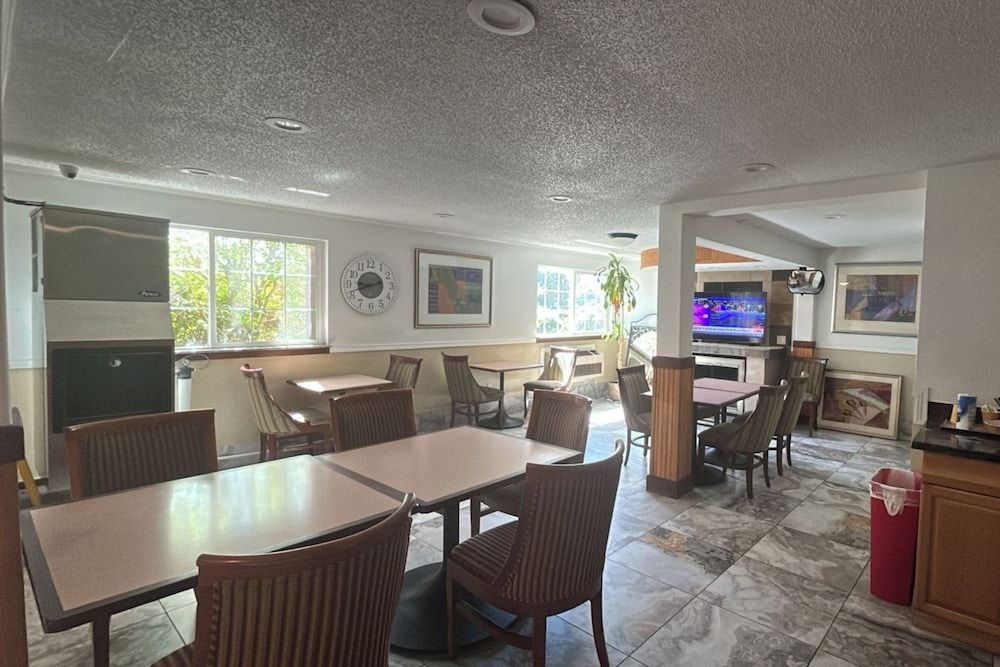 Tacoma Port Inn Fife I-5 2
