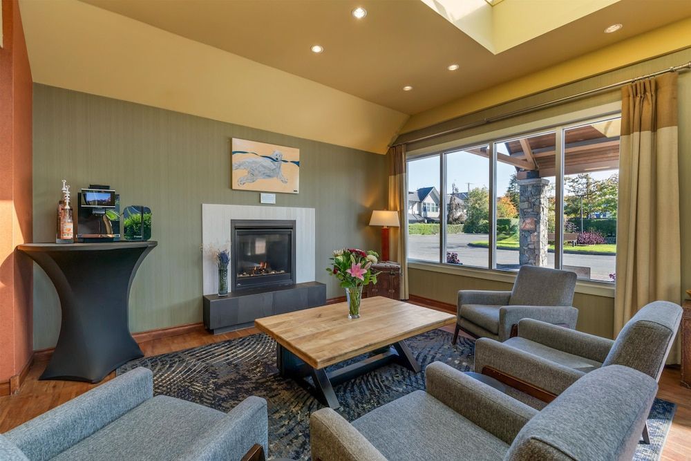 Best Western Plus Emerald Isle Hotel 2