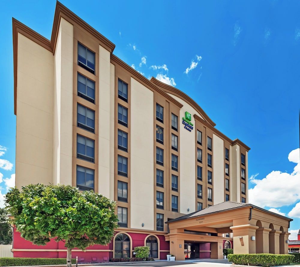Holiday Inn Express & Suites HOUSTON - MEMORIAL PARK AREA by IHG 1
