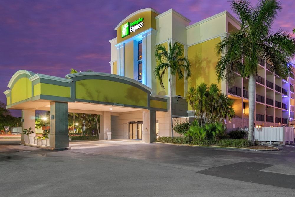 Holiday Inn Express CAPE CORAL-FORT MYERS AREA by IHG 1