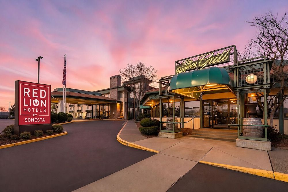 Red Lion Hotel Rogue Regency Medford Airport 1