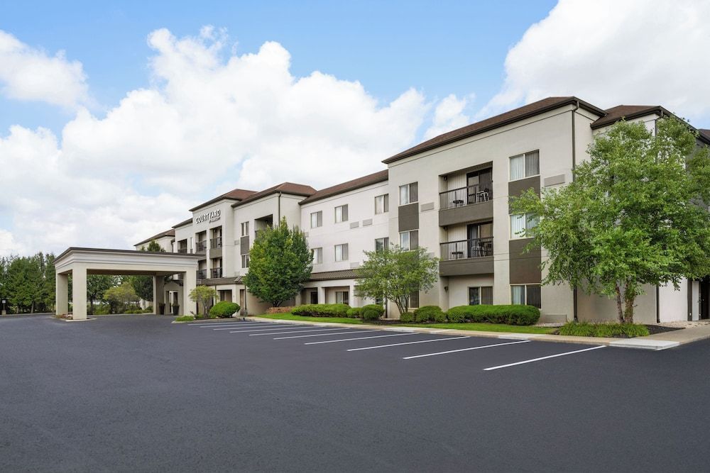 Courtyard by Marriott Indianapolis South 1