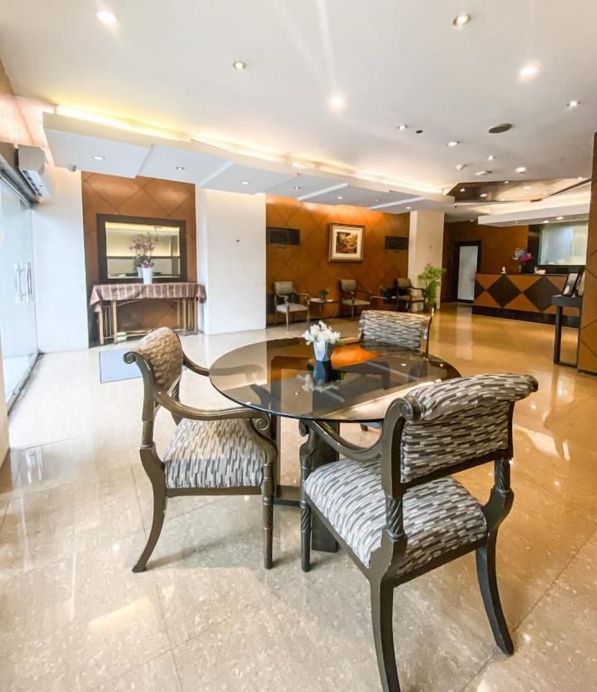 Paragon Tower Hotel 1