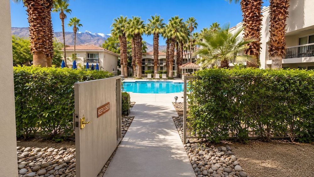 L3 Oasis Hotel 1