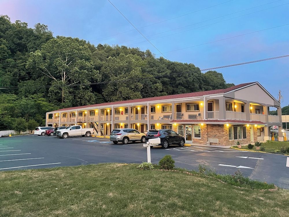 Econo Lodge Jefferson Hills Hwy 51 1