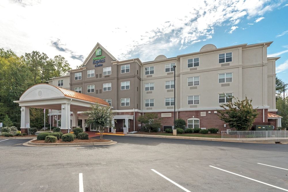 Holiday Inn Express & Suites LAGRANGE by IHG 1