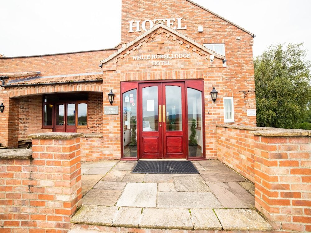 The White Horse Lodge Hotel 1