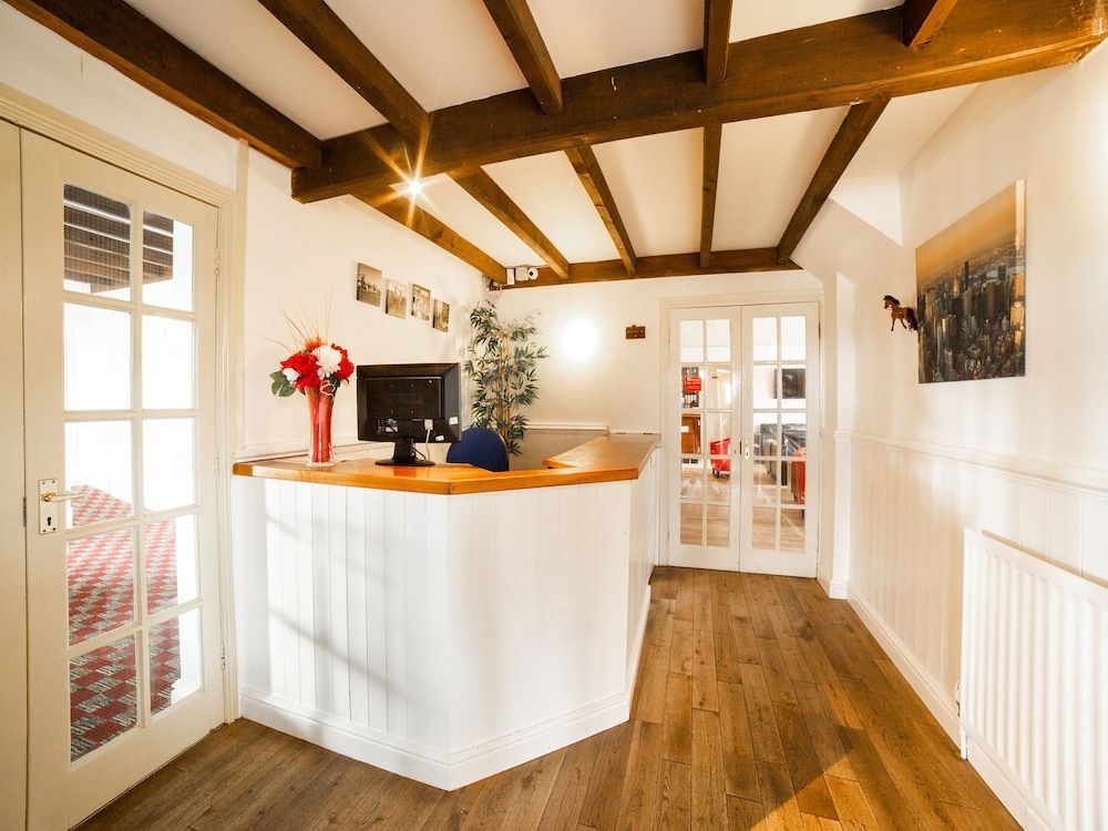 The White Horse Lodge Hotel 2