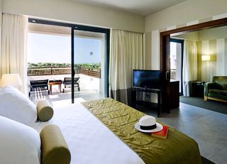 PRECISE RESORT EL ROMPIDO THE HOTEL 1