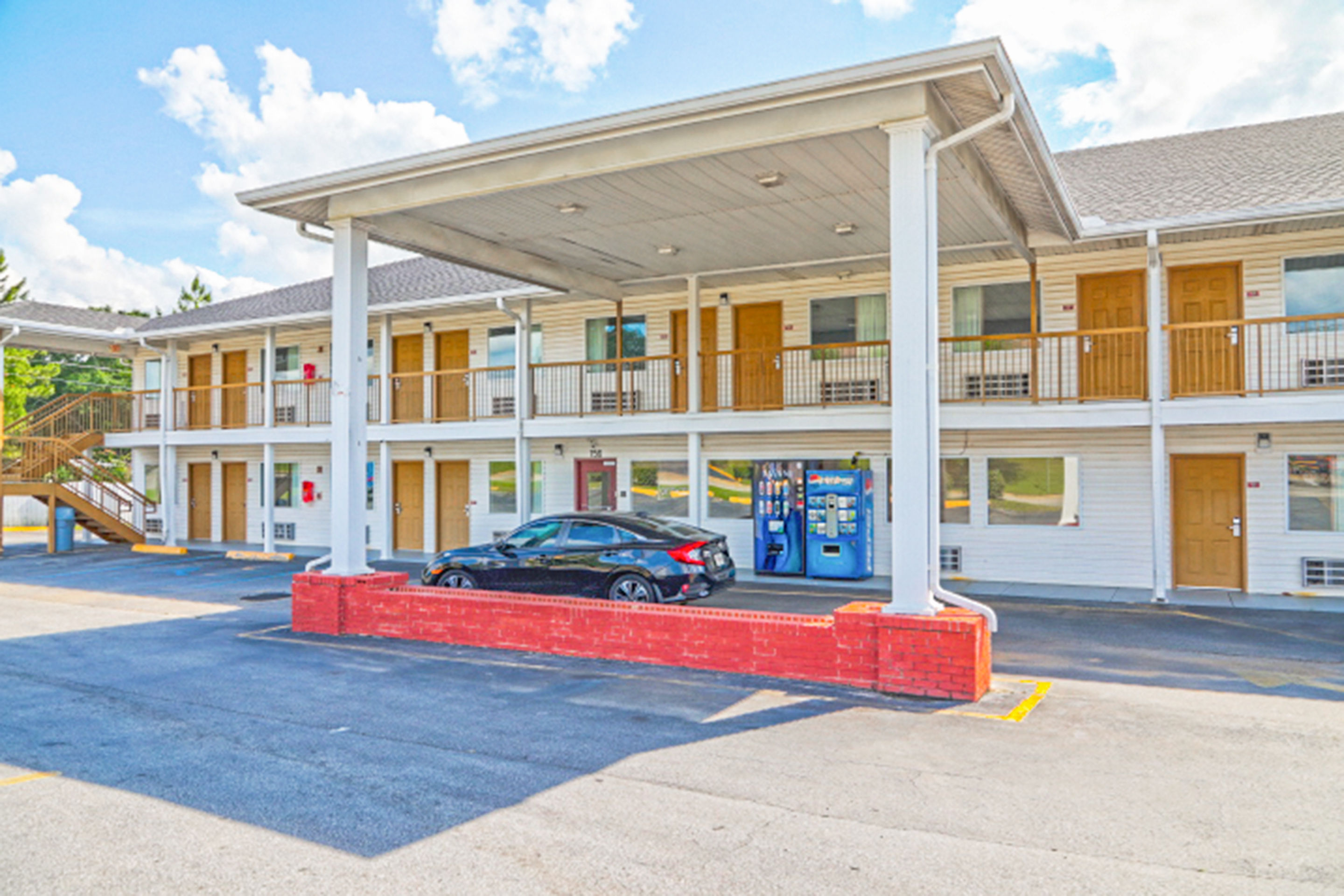 Economy Inn by OYO Ashburn I-75 2
