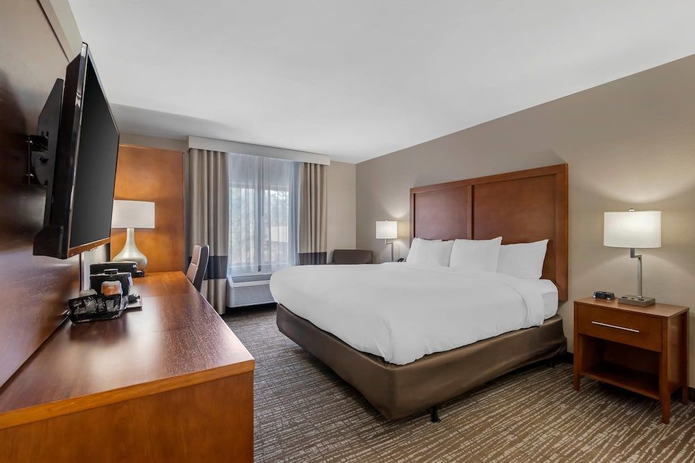 Comfort Inn & Suites Brunswick I-95 1