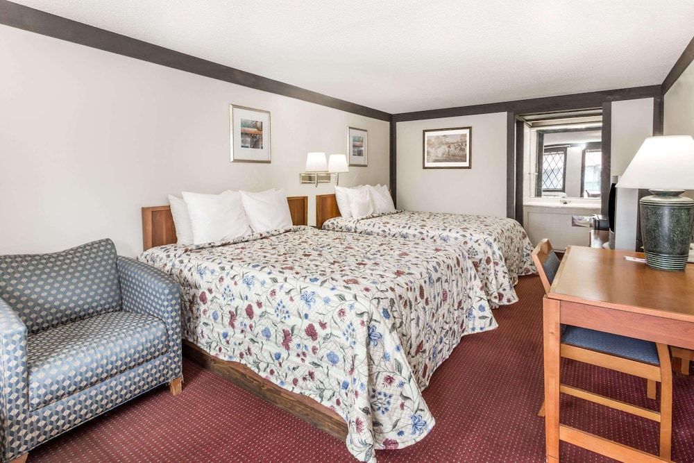 Rodeway Inn & Suites Racine - Mount Pleasant 2