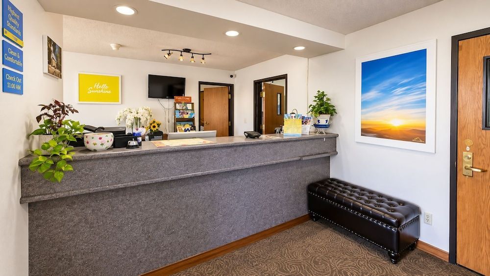 Days Inn by Wyndham Battlefield Rd/Hwy 65 2